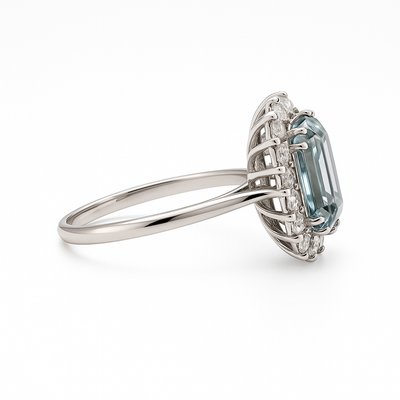 Anello con acquamarina e diamanti