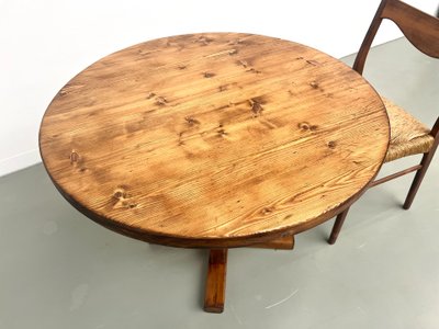 Occasional" round pine table Les Arcs