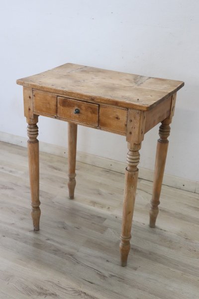 Table d'Appoint Couleur Naturelle En Bois De Sapin Rustique, 19ème Siècle