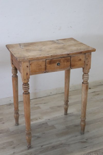 Table d'Appoint Couleur Naturelle En Bois De Sapin Rustique, 19ème Siècle