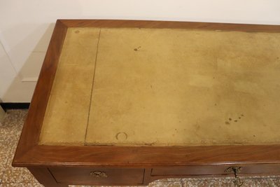 18th Century Desk In Walnut