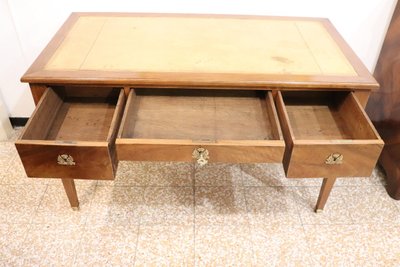 18th Century Desk In Walnut