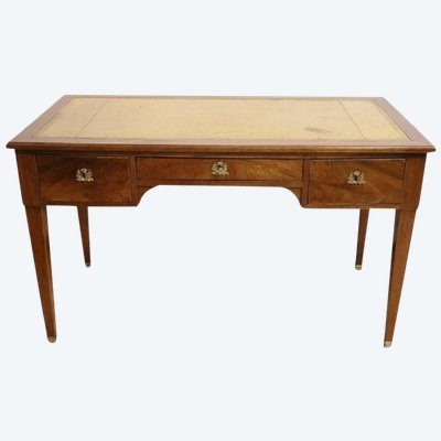 18th Century Desk In Walnut