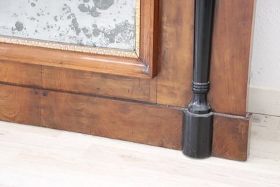 Specchio da parete in legno di noce, inizio XIX secolo