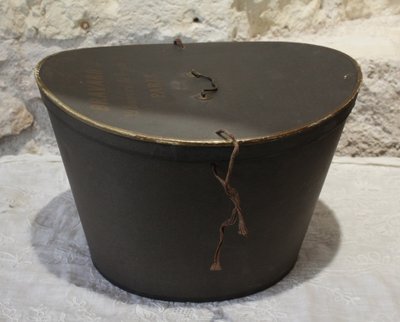 Cappello a cilindro e scatola originale, Bravard, fine XIX secolo