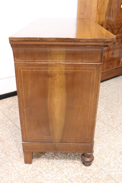 Commode ancienne en noyer incrusté, Italie, 19e siècle