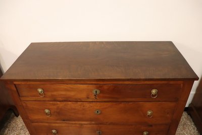 Commode ancienne en noyer massif, Italie 18e siècle