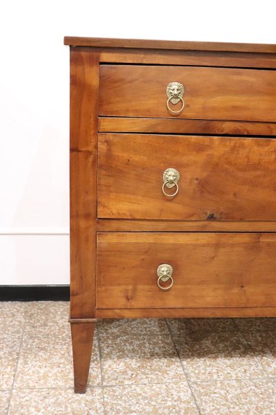 Commode ancienne en noyer massif, Italie 18e siècle