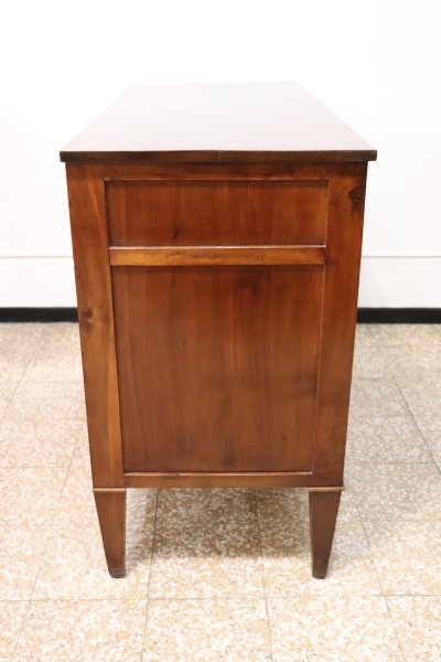 Commode ancienne en noyer massif, Italie 18e siècle