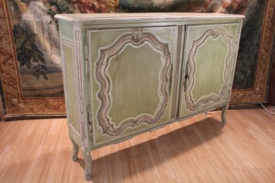 buffet a hauteur d'appui rechampi vert. late 18th/early 19th century