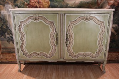 buffet a hauteur d'appui rechampi vert. late 18th/early 19th century