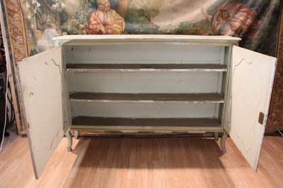 buffet a hauteur d'appui rechampi vert. late 18th/early 19th century