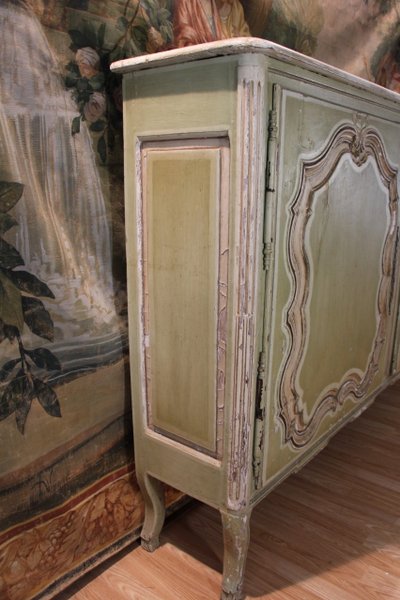 buffet a hauteur d'appui rechampi vert. late 18th/early 19th century