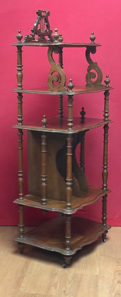 Scaffale per la musica