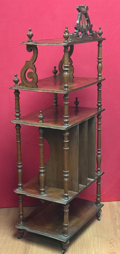 Scaffale per la musica