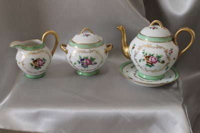 Part of a Samson porcelain tea service: teapot, sugar bowl, milk jug