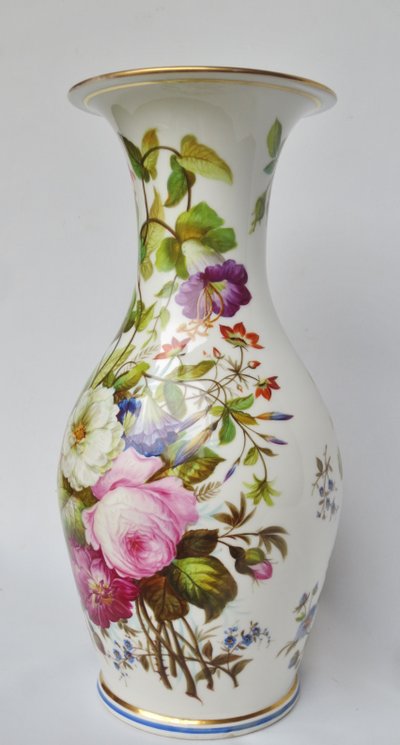 Vaso in porcellana del periodo del restauro.