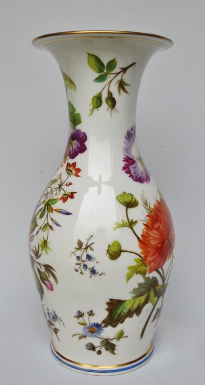 Vaso in porcellana del periodo del restauro.