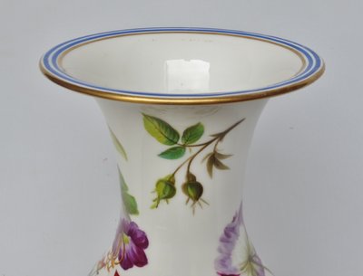 Vaso in porcellana del periodo del restauro.