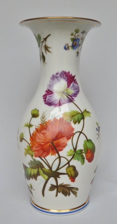 Vaso in porcellana del periodo del restauro.