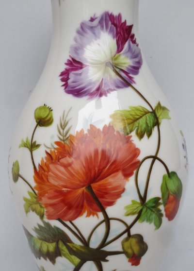 Vaso in porcellana del periodo del restauro.
