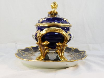 Large Soup tureen and its Presentation Dish in LIMOGES Porcelain