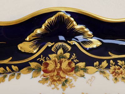 Large Soup tureen and its Presentation Dish in LIMOGES Porcelain