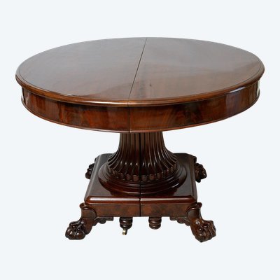 Antique Empire table in mahogany with central foot. Belgium, 19th century.