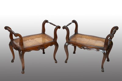 Set di tre panche in noce massiccio Napoleone III. Francia, XIX secolo.