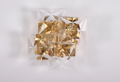 Coppia di lampade da parete brutaliste in ottone dorato e cristallo