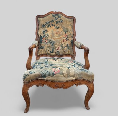 Poltrona in faggio intagliato e modanato di epoca Regency Luigi XV - XVIII secolo