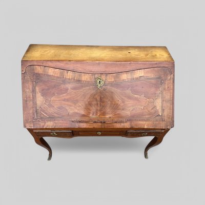 Louis XV period secrétaire - bureau de pente with native wood veneer - 18th century