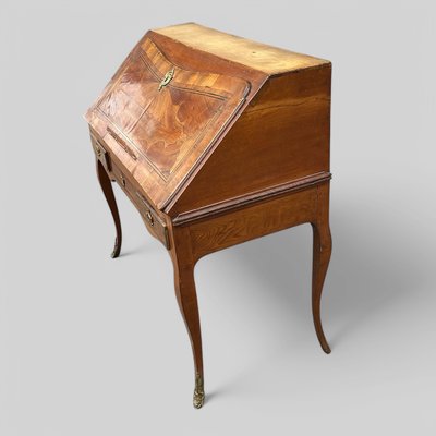 Louis XV period secrétaire - bureau de pente with native wood veneer - 18th century