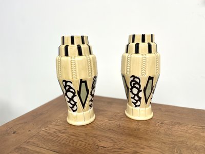 Ein Paar Art Déco-Vasen, signiert Orchies - emaillierte Keramik, Frankreich, ca. 1930