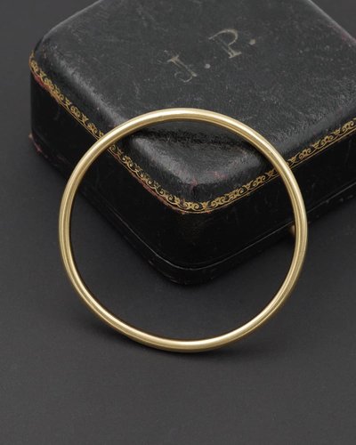 Bangle gold bracelet in 18 karat gold without clasp, Smooth, undecorated bracelet 