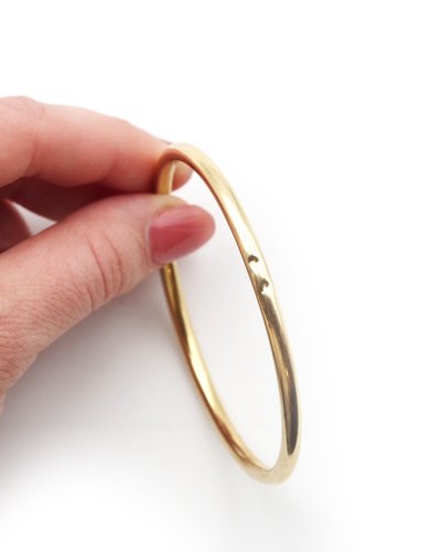 Bangle gold bracelet in 18 karat gold without clasp, Smooth, undecorated bracelet 