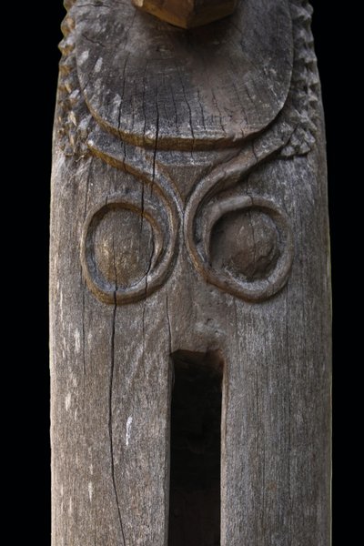 Slotted drum, Traditional Oceanian Instrument, Tribal Art, Pacific sculpture, 235 cm