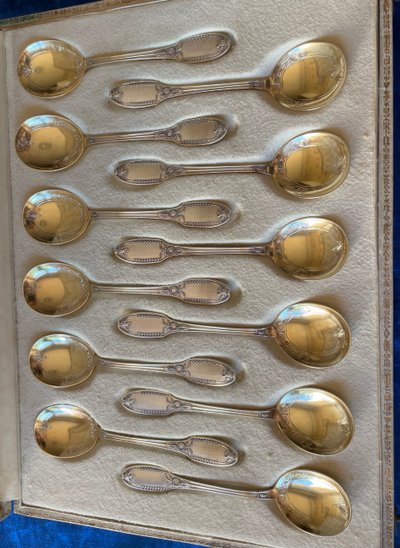 12 ice-cream scoops.