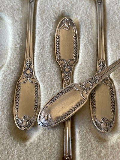 12 ice-cream scoops.