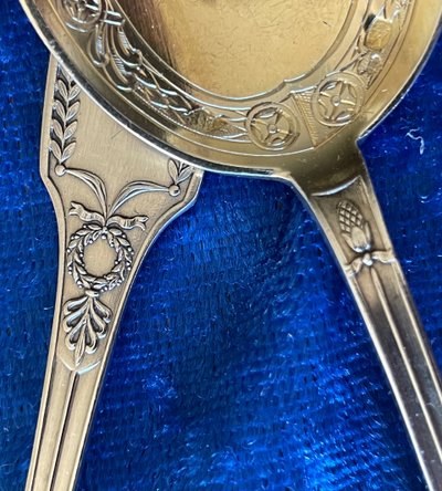 12 ice-cream scoops.