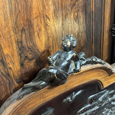 Magnifique paire de lits anciens sculptés du XIXe siècle