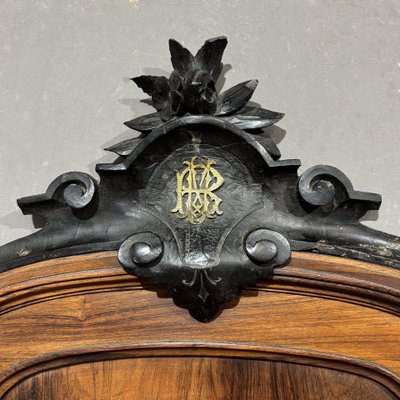 Magnifique paire de lits anciens sculptés du XIXe siècle