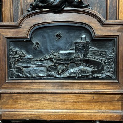 Magnifique paire de lits anciens sculptés du XIXe siècle