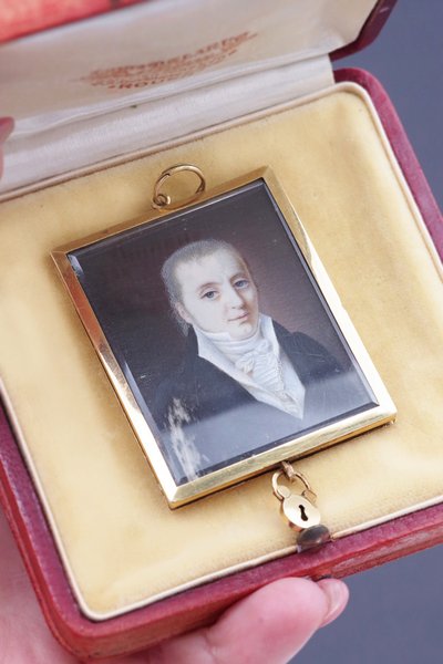 Pendente del Direttorio o del Consolato in oro 18 ct dell'inizio del 19ᵉ secolo, gioiello sentimentale, ritratto