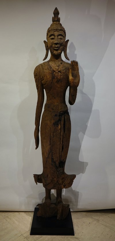 Très grand Bouddha en bois, Laos, 17e s.