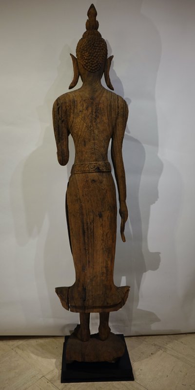 Très grand Bouddha en bois, Laos, 17e s.