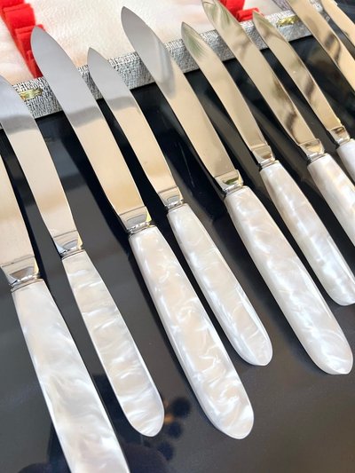 12 Vintage table knives and 12 dessert knives - Mother-of-pearl-effect handles and stainless steel blades