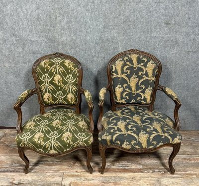 Louis XV period armchair cabriolets in carved wood from the 18th century
