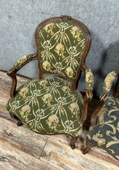 Louis XV period armchair cabriolets in carved wood from the 18th century