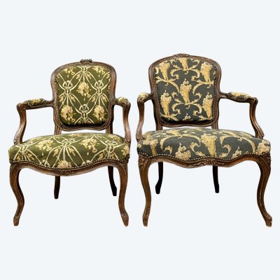 Louis XV period armchair cabriolets in carved wood from the 18th century